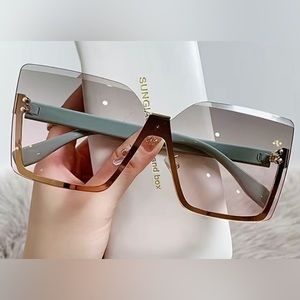 Woman’s Fashion Glasses